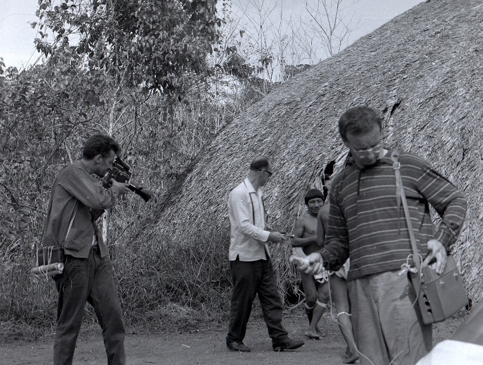 NMF 231294, Boglár Lajos és Halmos István a maszkok kunyhója előtt, Temblador-patak, Venezuela, 1967-68, Fotó: ismeretlen