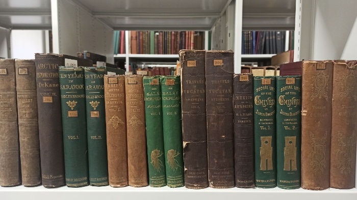 5. Xántus könyvhagyatéka a múzeum könyvtárának raktárában