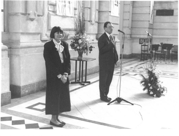 Szacsvay Éva a Barokk a magyar népművészetben c. kiállítás megnyitóján