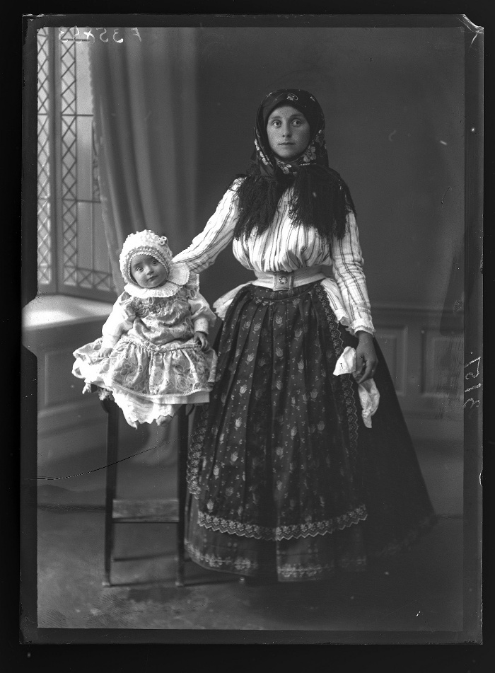 A Borgula család Szekszárdon 1910-től 2004-ig (NM F 35853)