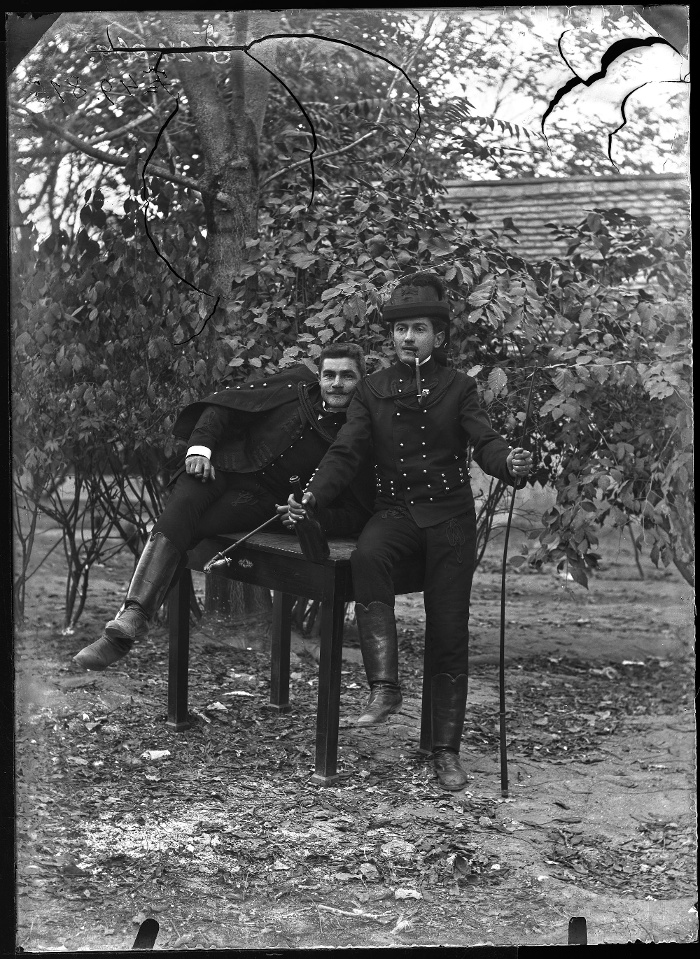 Pipázó uradalmi kocsisok Cegléd környékéről (NM F 49815)